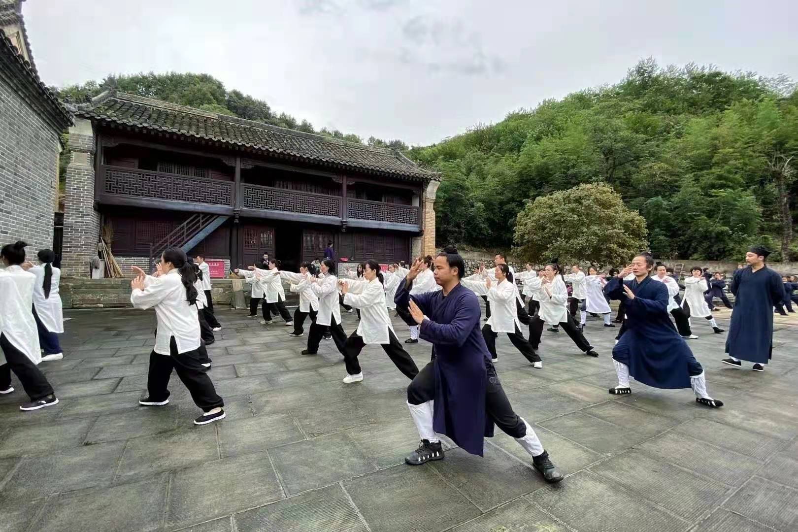 䮔ɽ